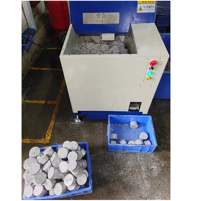 Kleine CNC-machine Scherven Baler IJzer Koper Aluminium Chips Vullen Metalen schroot Briquetteermachine